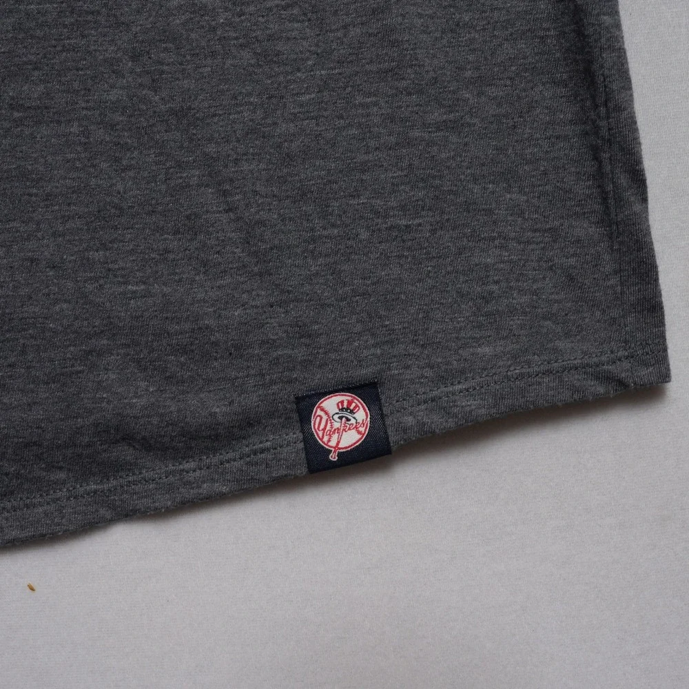Nike NY Yankees Womens Medium Gray Dri Fit Shirt MLB‎ Athletic Tee